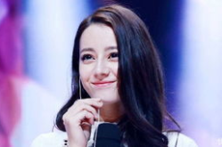 娱乐圈吃瓜迪丽热巴是谁,从新疆美女到人气偶像的蜕变之路